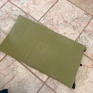 NEMO Fillo Luxury Camping Pillow Wide Green Backpacking Travel Pillow